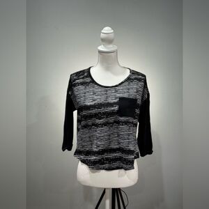 SALE! Hot Kiss Striped Cropped Casual Top Size M VGUC